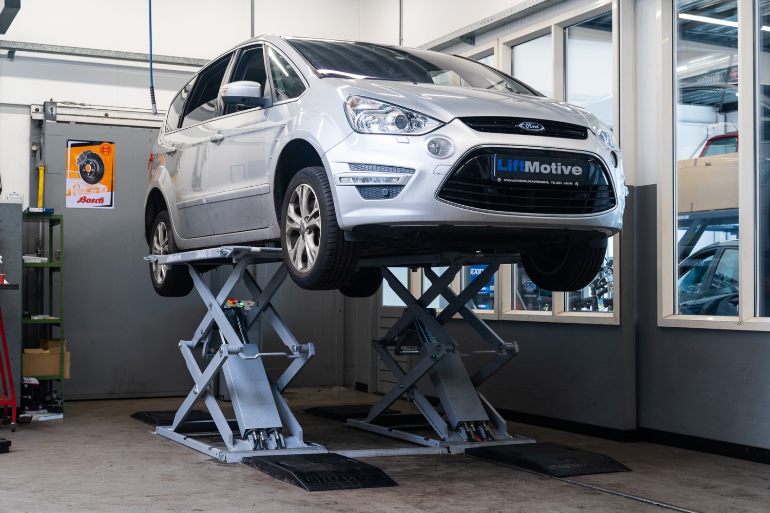 LiftMotive LM-3000FR Wielvrije Schaarhefbrug