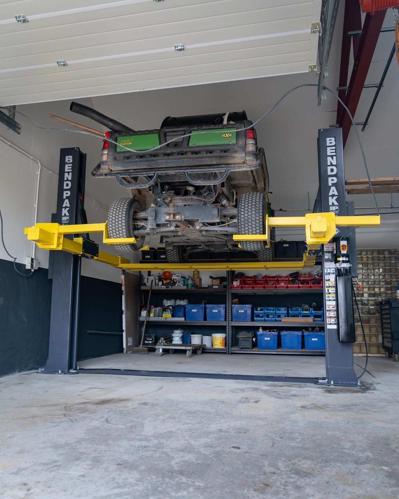 Twee Koloms Hefbrug Golfwagen Trekker Turf Kit Noordwijkse Golfclub