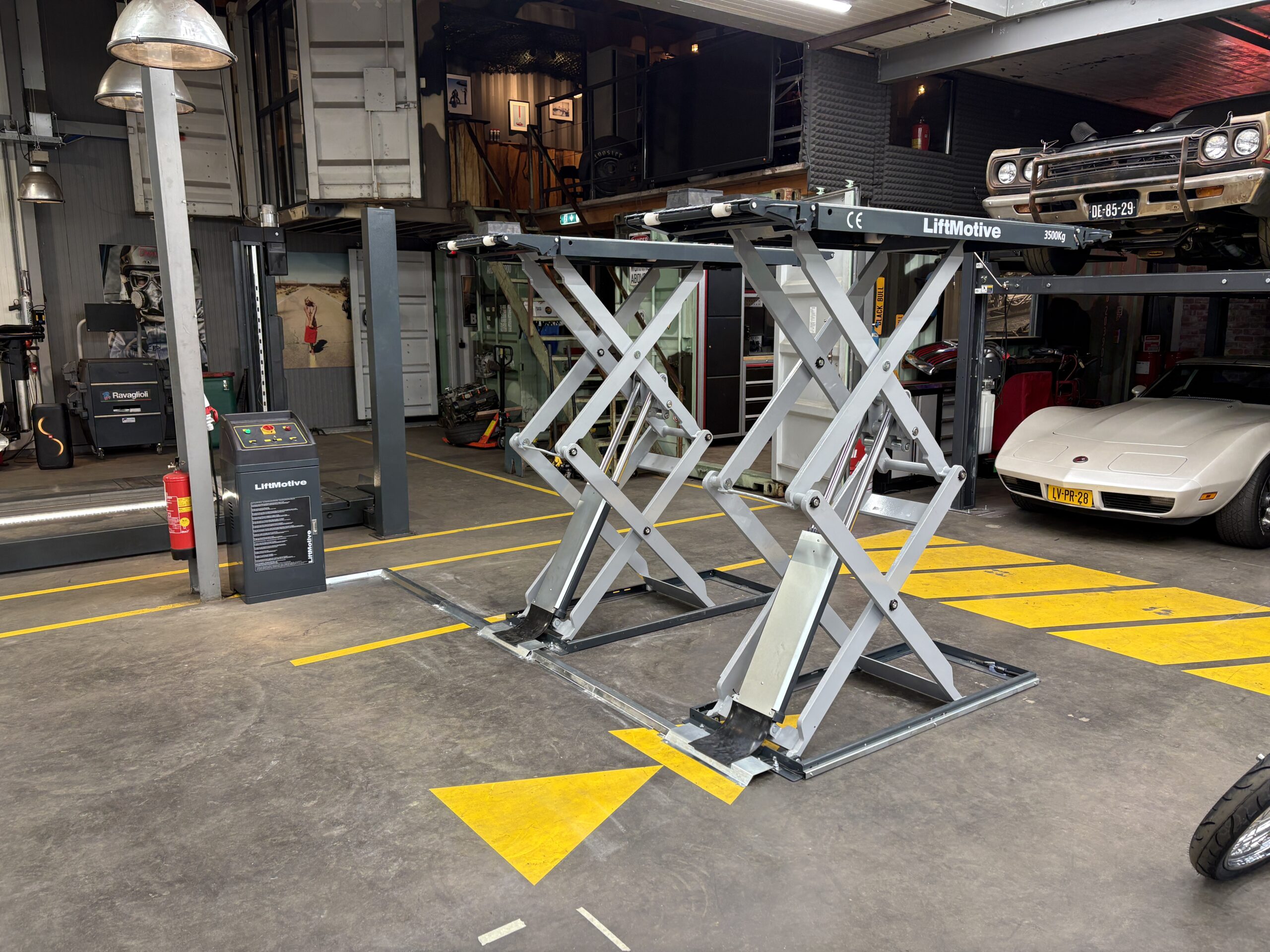 LM-3500FR Wielvrije Schaarhefbrug Black8 Castricum