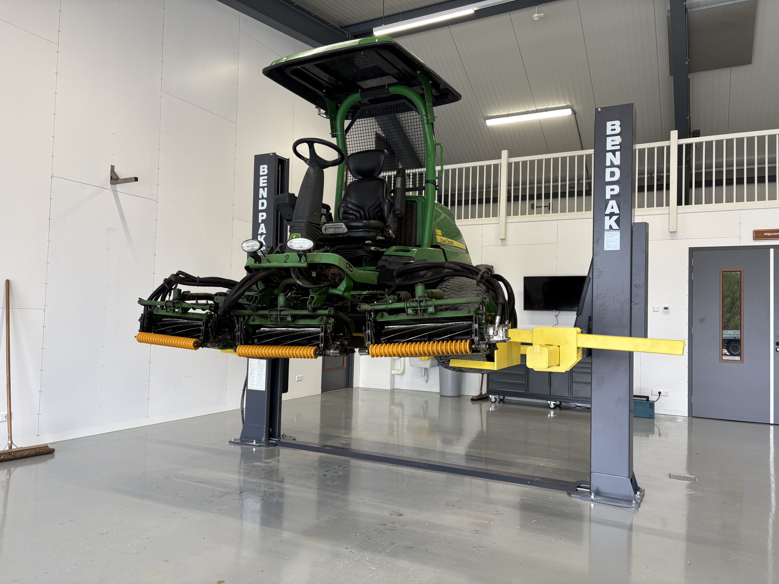 BendPak Turf Kit